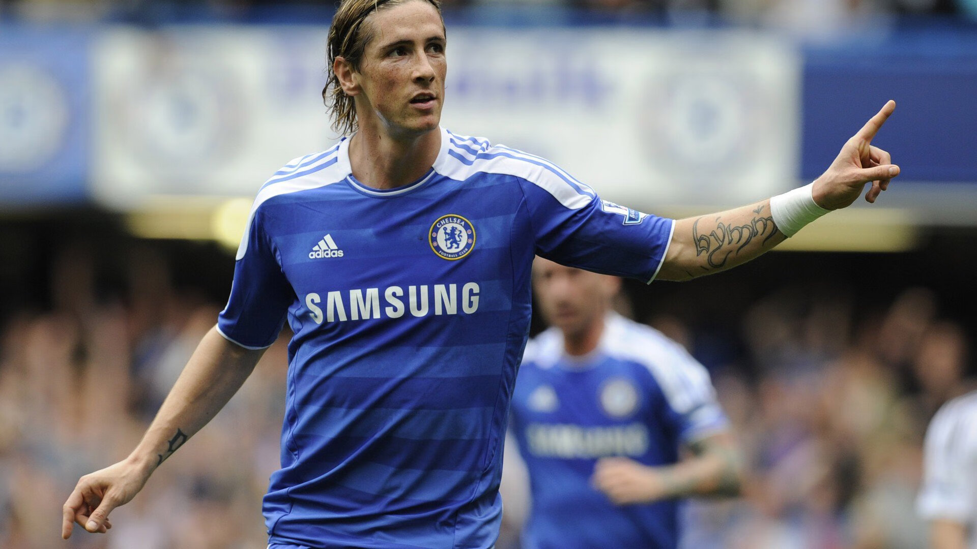 9游app-“逆境突围：球队在关键时刻的神奇表现”，《逆境突袭》